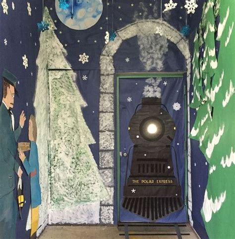 Decoomo Trends Home Decor Christmas Door Decorating Contest