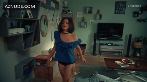 ANNA GLAUBE Nude AZNude