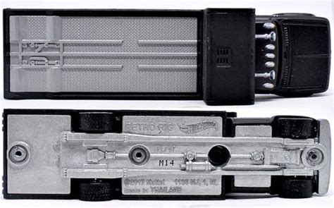 RETRO RIGのレビューBLACK HOLE RACINGのトランスポーター FYT09 Hot Wheels 情報まとめ ホットウィール にわかマニア