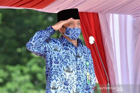 Jajaran ASN KLHK Laksanakan Upacara Bendera Peringati Jasa Pahlawan