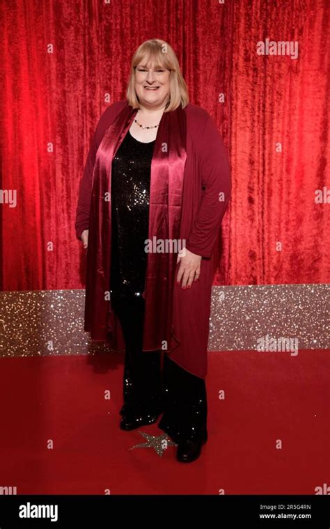 6 Hot Sexy Annie Wallace Bikini Pics