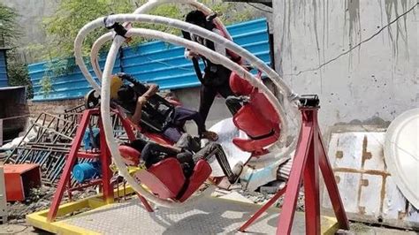 Iron Round Four Seater Human Gyroscope Ride, For Amusement Park, Capacity: 4 at Rs 170000 in New ...