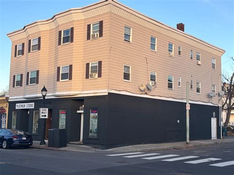 728 Moody St, Waltham, MA 02453 | LoopNet