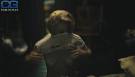 Carrie Coon Nude Pictures Photos Playboy Naked Topless Fappening