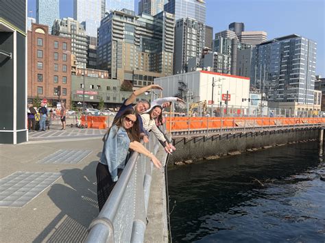 Team Building Activities in Seattle – Social Scavenger