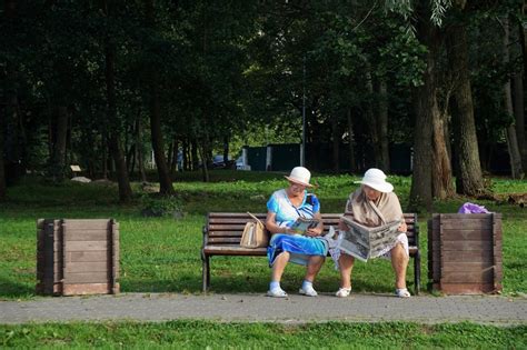 Kolejka do sanatorium jaka długa i gdzie to sprawdzić Kobieta w