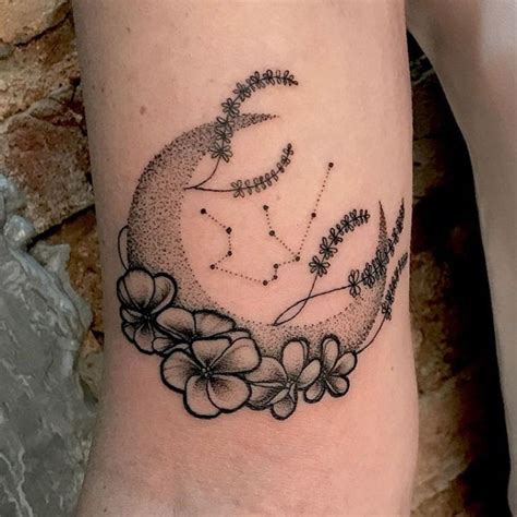 33 tatuagens perfeitas para quem é do signo de aquário Tatuagem