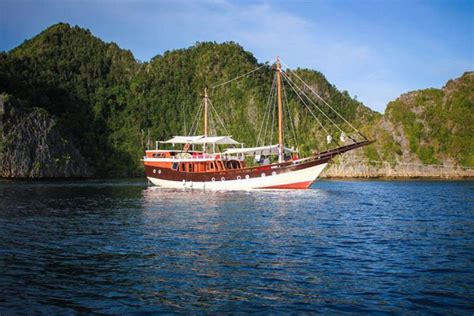 Komodo Island Leisurely Cruise (Sic) | tours | Absolute Vietnam Travel