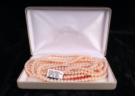 Lot Pink Cultured Freshwater Pearl Necklace