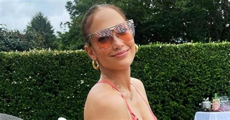 Jennifer Lopez Ans Sublime En Bikini La Beaut Na Pas De Date Dexpiration
