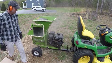 Cardboard Shredding With Yardbeast 2090 Wood Chipper Youtube