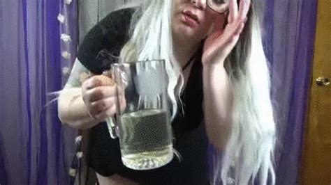 Drink My BBW Piss Daisy Dax Body Fetishes Clips4sale
