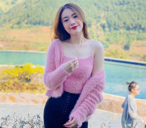 Gi M C Nh H T K Ch H N I C I Hot Girl K M Tu I C Con G I M N Nh Gi Ra Sao