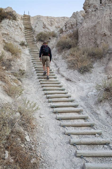 How to Hike the Notch Trail in Badlands National Park – Earth Trekkers