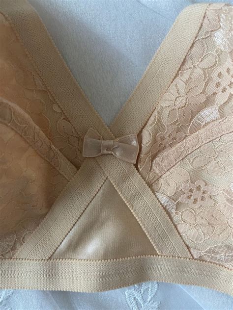 Nos French Damart Lace Lingerie Nude Full Support C Gem