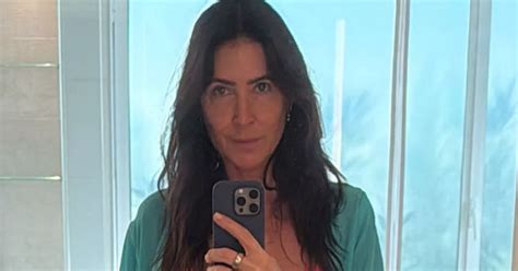 Lisa Snowdon Fans Can T Get Over Her Real Age As She Strips Off To Tiny Bikini The Mirror