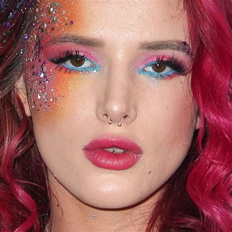 Bella Thorne Makeup Black Eyeshadow Blue Eyeshadow Pink Eyeshadow