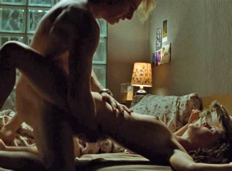 Naked Jennifer Ulrich In Zimmer