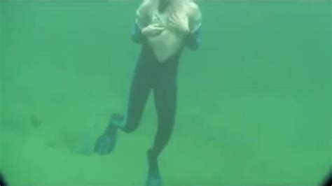 Masturbation Underwater In Sea Porn Videos