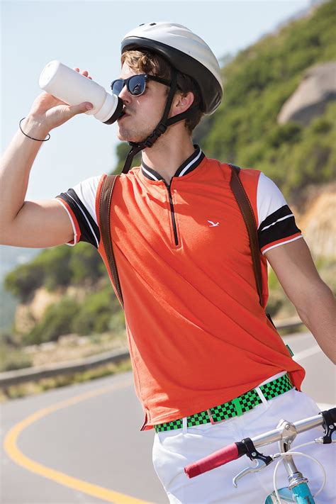 Megamart brand on Behance