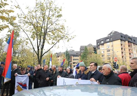 Video Foto Nezadovoljni Borci Blokirali Zgradu Sdp Bih