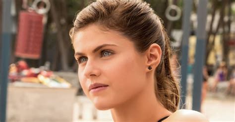 ALEXANDRA DADDARIO HD WALLPAPER PHOTOS HOTTEST EVER BIKINI PICS