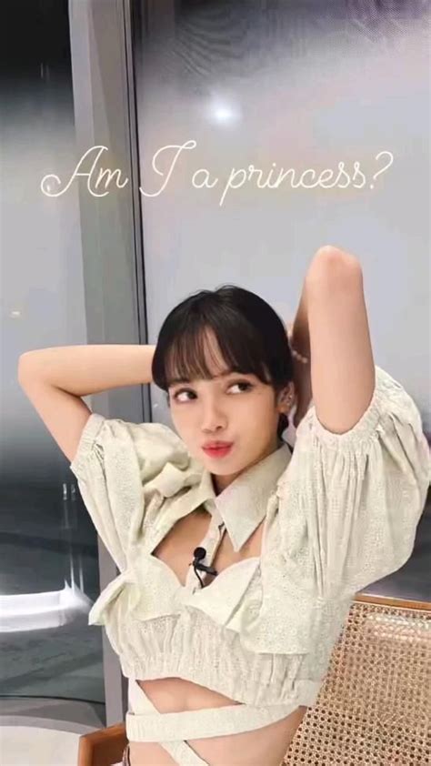 Pin By Lonely Angel On Sizin Pinleriniz Lisa Blackpink Hot Photoshoot Blackpink