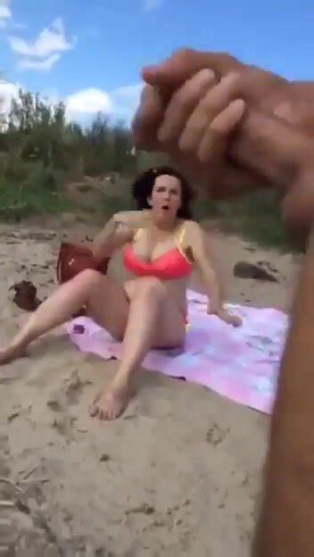 Horny beach perv scares innocent lady on the beach ThisVid 中文