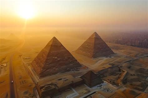 Onde Fica As Pirâmides Do Egito - Vista aérea mostrando as icônicas pirâmides de giza, no egito, durante ...