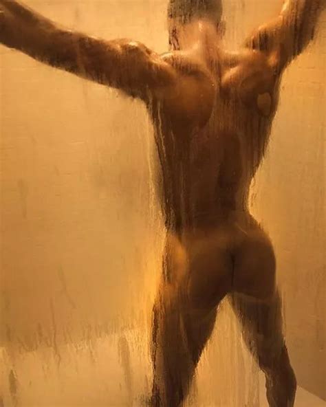 Beefy Nudes Menshowering Nude Pics Org