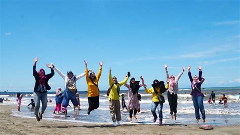 Hempaskan Capekmu Kita Hiling Ke Pantai Pasir Putih Florida Anyer