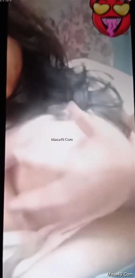 Indian Hot Girl Showing Big Boobs