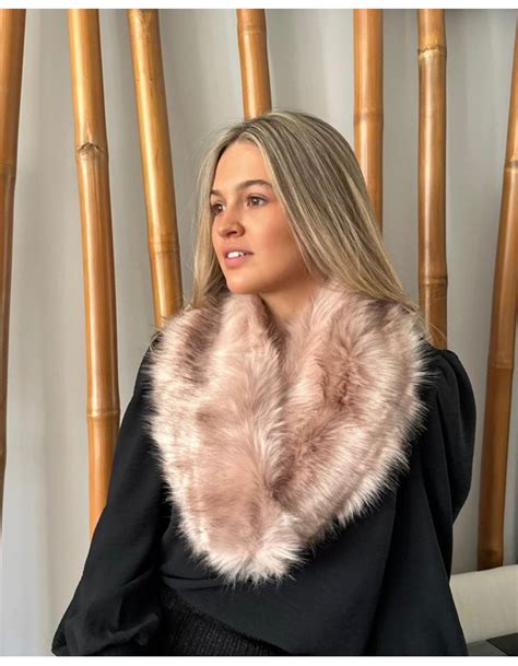 Pu Os De Pelo Sint Tico Rosa Nude Para Invitadas De Invierno Invitadisima