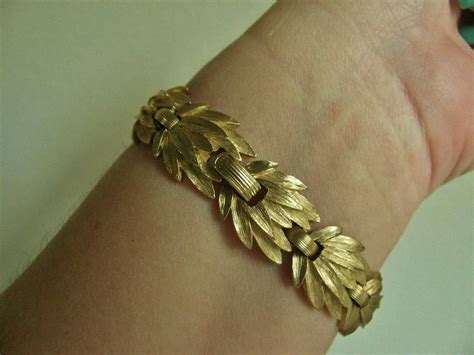 Vintage Crown Trifari Gold Leaf Bracelet Etsy