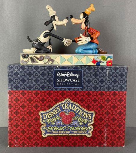 Jim Shore Enesco Disney Traditions Goofy Through The Years Figurine