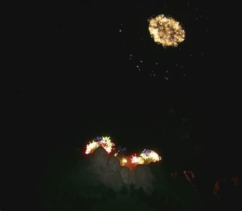 Fireworks return to Mount Rushmore | WKRN News 2