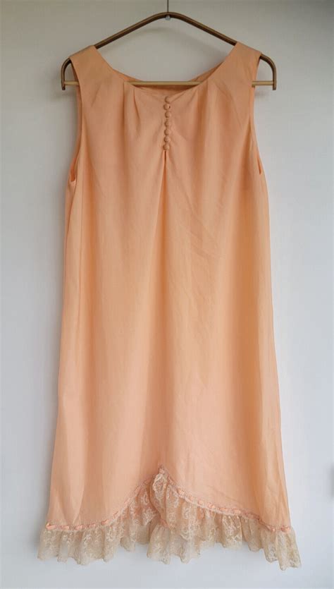 60s CHRISTIAN DIOR MARIE ANTOINETTE NUDE PEACH LACE Gem