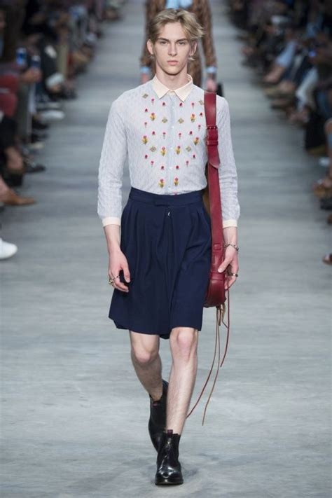 Странная мужская мода этого года от Gucci | Jupe homme, Vestimentaire ...