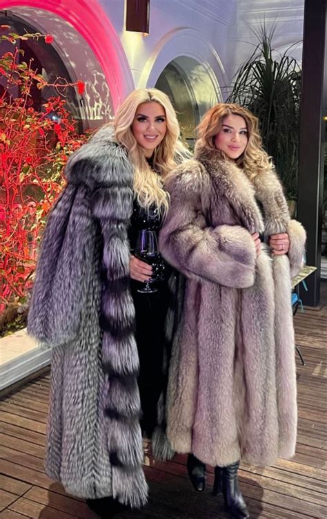 Pin By Roxana Russo On Roxana Wonderful Fur World Fur Coat Fashion Fur Hood Coat Fur Fashion