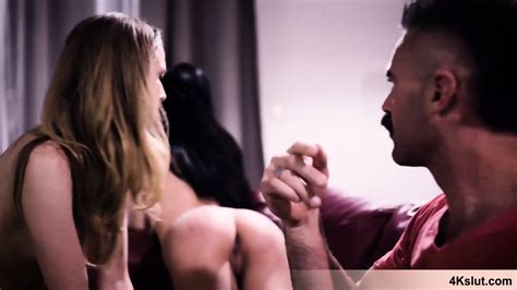 Dreamy Threesome Fuck Session With Two Bisexual Chicks