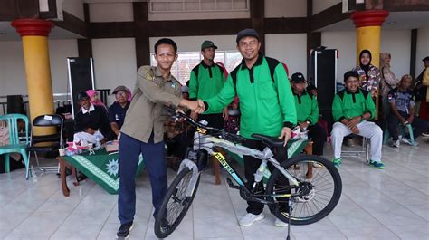 Pembagian Doorprize Pawai Kegembiraan Semarakkan Milad Muhammadiyah