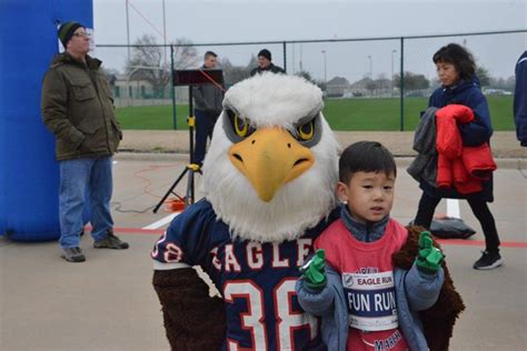 A tale of two mascots: Allen High School sophomores bring out the spirit in the community ...