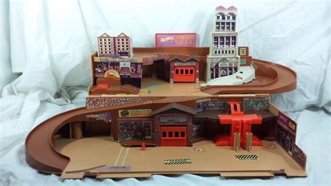 Vintage Hot Wheels City Sto Go Mattel