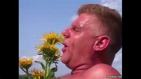 Granny Anal Search XNXX