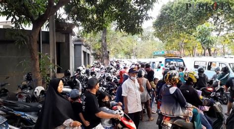 Warga Keluhkan Sulit Parkir Motor Taman Eco Park Di Tebet Dibanjiri