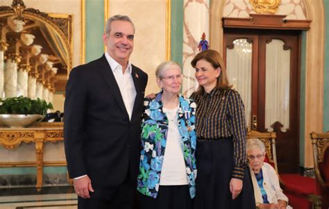 Presidente Abinader Condecora A Misioneras Lenore Gibb Mar A Tiner Y