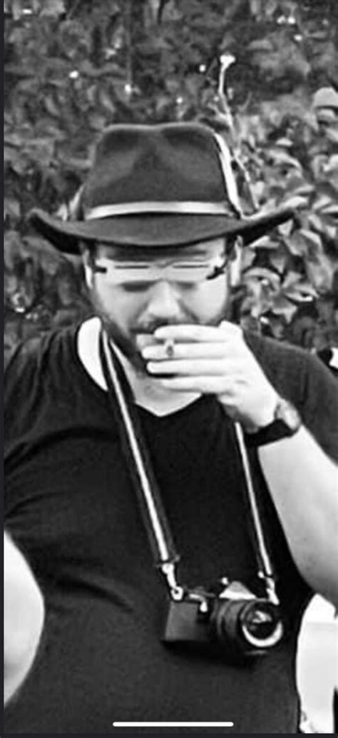 Wanna Get Naked And Let Me Take Pics Its For ART So Its Cool R Compelled Stop