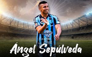 Ángel Sepúlveda el Cuate que es el hombre gol de los Gallos Mediotiempo