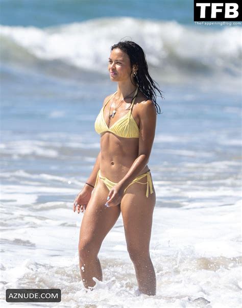 Vanessa Bauer Sexy Seen Flaunting Her Hot Bikini Body At The Beach In Malibu Aznude