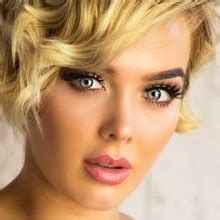 Rosie Robinson Nude Leaks Fapopedia